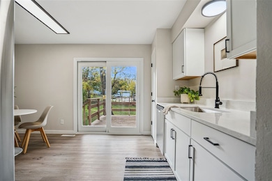 232 27th St NW, Cedar Rapids, IA 52405 - photo 4