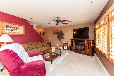 006-photo-living-room-6780233