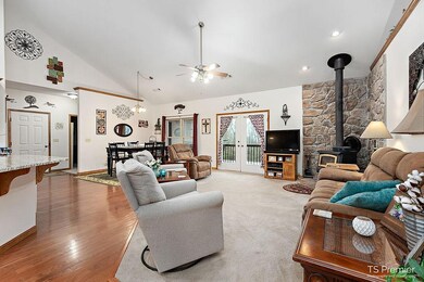 3225 Madison 6041, Elkins, AR 72727 - photo 5