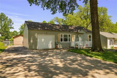 11124 W 69th Terrace, Shawnee, KS 66203 - photo 2