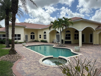 2273 Phoenix Ave, Davie, FL 33324 - photo 2