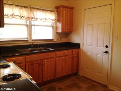 613 Roberson St, Petersburg, VA 23805 - photo 7