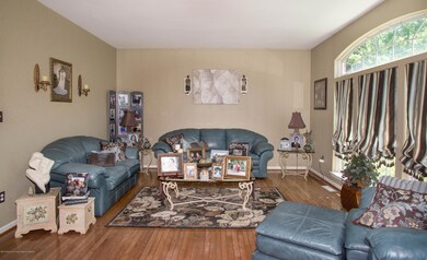 _RMJ7767.jpg living room
