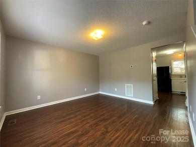 206 W 15th St unit 3, Newton, NC 28658 - photo 2