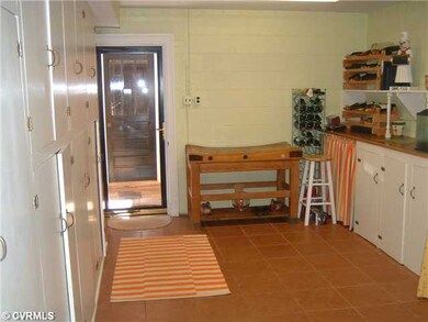 Interior Space/Layout - Laundry Room with built-in