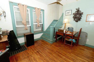 482 E. Oakland 14