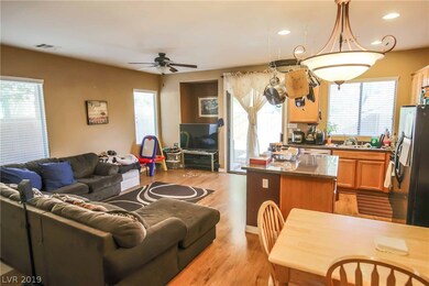 Great room plan with beautiful laminate floors, ce