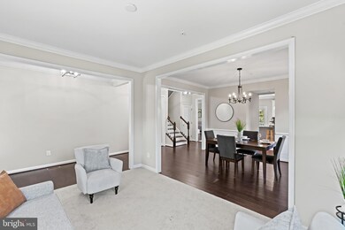 2307 Sweet Pepperbrush Loop, Dumfries, VA 22026 - photo 7