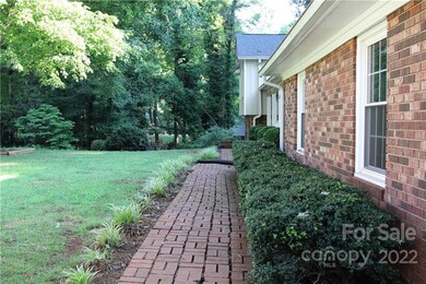 115 Brookmeade Dr, Statesville, NC 28625 - photo 4