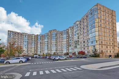 Blue Ridge at Lansdowne Woods unit 601, Leesburg, VA 20176 - photo 2