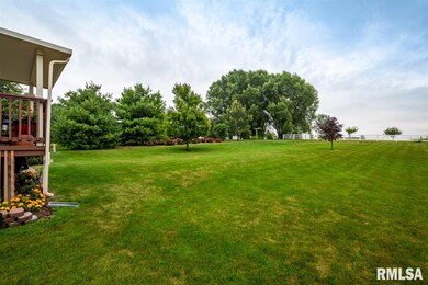 5923 Wisconsin Ave, Davenport, IA 52806 - photo 7