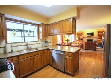 Eat In Kitchen.