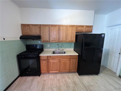 1134 W Maple St, Allentown, PA 18102 - photo 4