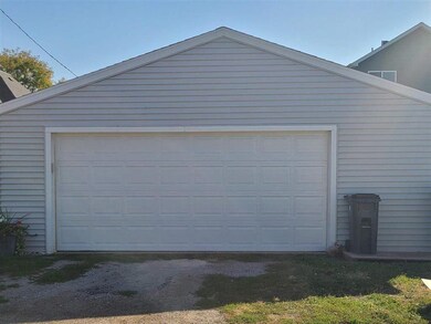 1764 Mallory St SW, Cedar Rapids, IA 52404 - photo 2