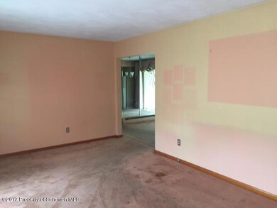 614 W Hospital St, Taylor, PA 18517 - photo 6