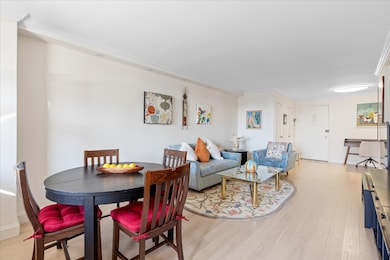 165 W 66th St unit 15-D, New York, NY 10023 - photo 2
