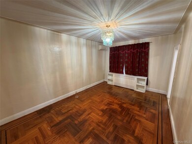 131-59 224th St, Jamaica, NY 11413 - photo 7