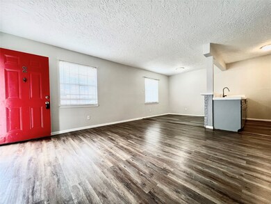 4503 Werner St unit 2 and 3, Houston, TX 77022 - photo 5