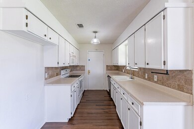 103 Black Forest Dr, Weatherford, TX 76086 - photo 6