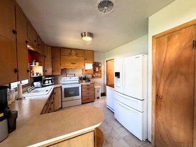 812 W 4th St, Sumner, IA 50674 - photo 7