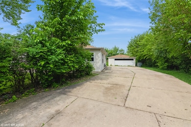 1190 Apple St, Hoffman Estates, IL 60169 - photo 7