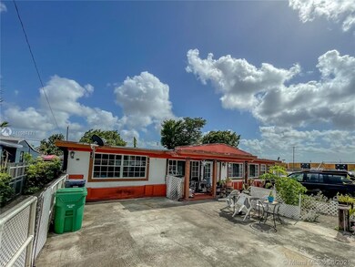 3670 NW 100th St, Miami, FL 33147 - photo 2