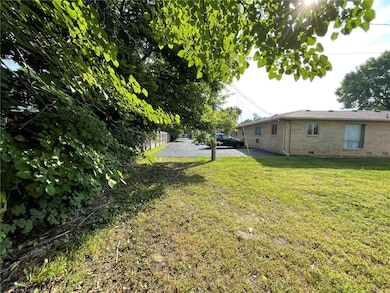 640 E Main St, Plainfield, IN 46168 - photo 2