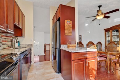 16131 Olmstead Ln, Woodbridge, VA 22191 - photo 3