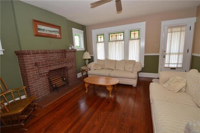 542 N 3rd St, Emmaus, PA 18049 - photo 2