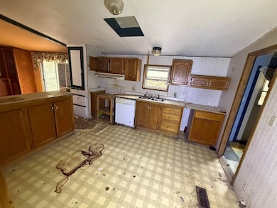 947 Sunnycrest Dr, Huntington, WV 25705 - photo 6