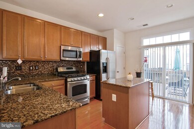 15618 John Diskin Cir, Woodbridge, VA 22191 - photo 6