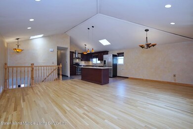 99 Cotter Ave, Staten Island, NY 10306 - photo 6