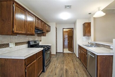 1909 Raquel Rd, Edmond, OK 73003 - photo 4