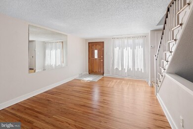 908 Poplar Ave, Glenolden, PA 19036 - photo 3