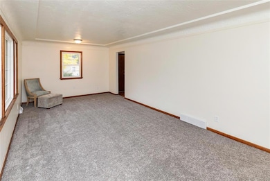 1311 11th St, Des Moines, IA 50314 - photo 7