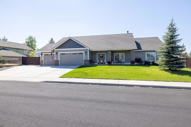 25-web-or-mls-3776 SW Wickiup Place-47