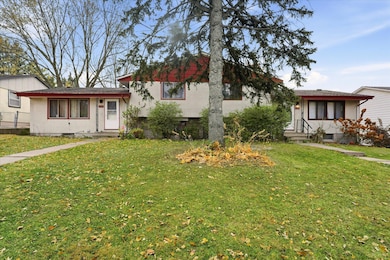 1574 Pacific St, Saint Paul, MN 55106 - photo 2