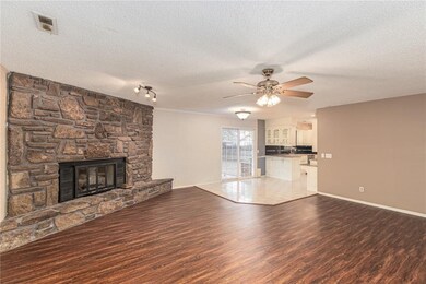 905 NW A St, Bentonville, AR 72712 - photo 5