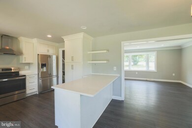 21441 Potomac View Rd, Sterling, VA 20164 - photo 7