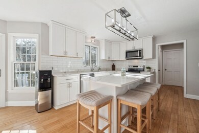 8 Lone Oak Cir, Holliston, MA 01746 - photo 2