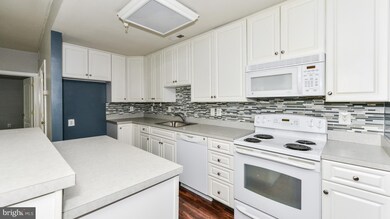 10604 Provincial Dr unit 103, Manassas, VA 20109 - photo 2