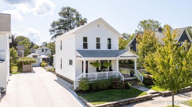 18-web-or-mls-40-e-15th-st