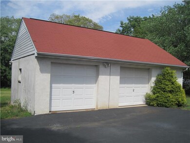 313 Ivyland Rd, Warminster, PA 18974 - photo 6