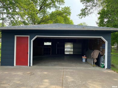 3627 N Pine St, Davenport, IA 52806 - photo 3