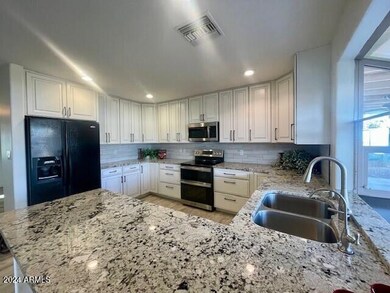 1 N 131st St unit 2, Chandler, AZ 85225 - photo 3