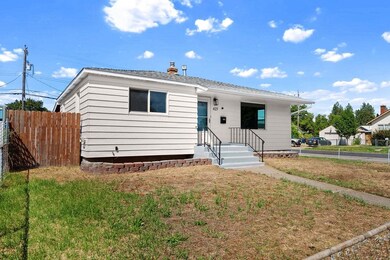 427 E Longfellow Ave, Spokane, WA 99207 - photo 3