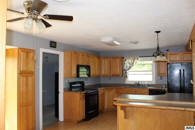 18471 Us Highway 12, Cement City, MI 49233 - photo 6