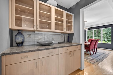 109 Sleight Plass Rd, Poughkeepsie, NY 12603 - photo 6