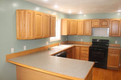 30 Chicopee Dr, Hubbardston, MA 01452 - photo 5