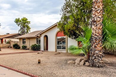 3653 W Shangri LA Rd Phoenix-large-002-9